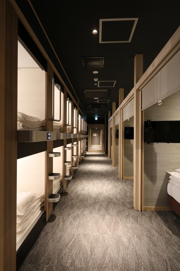 Hôtel capsule & Capsule J-ship Namba 3*