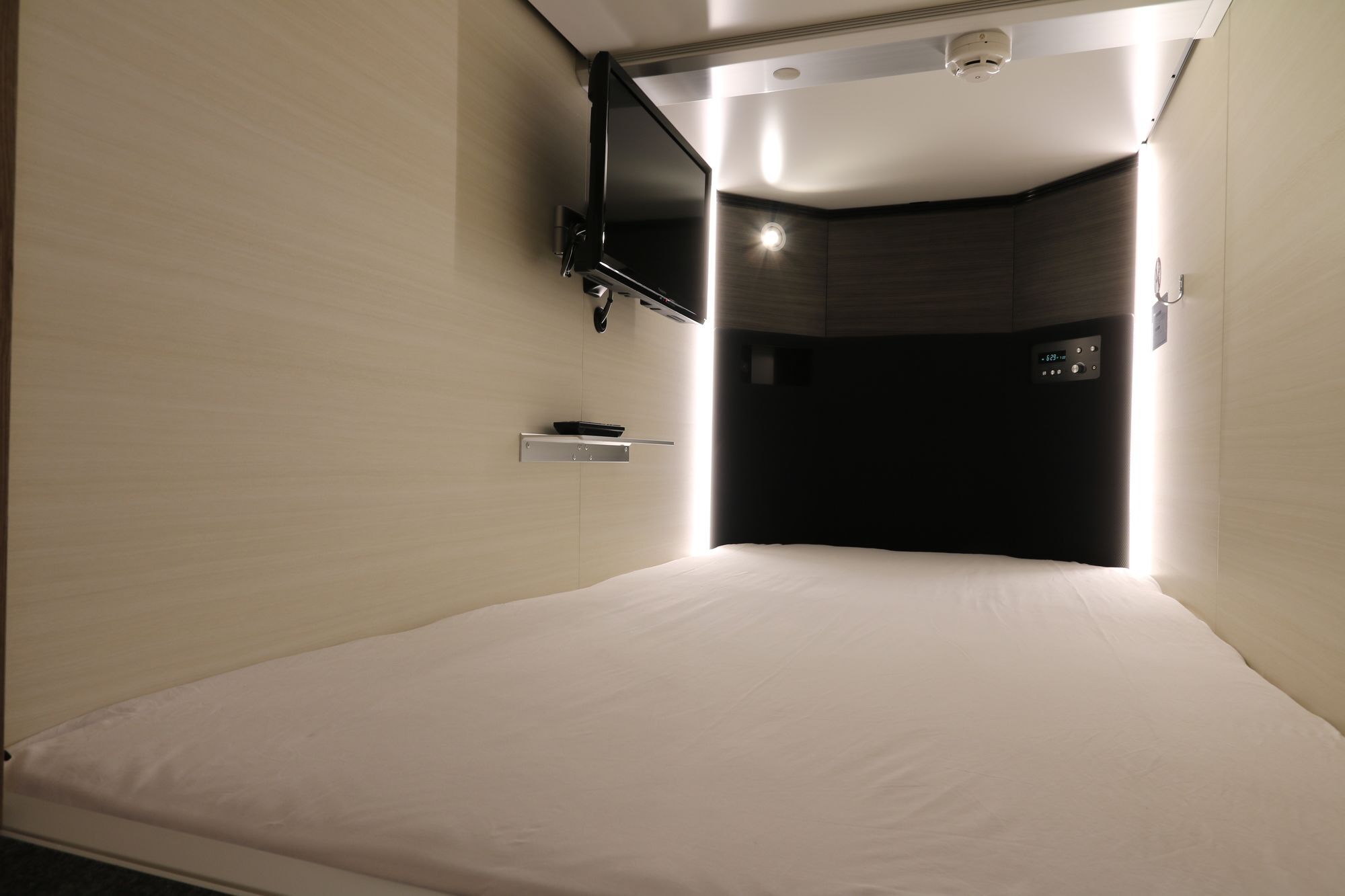 Hôtel capsule & Capsule J-ship Namba Ōsaka