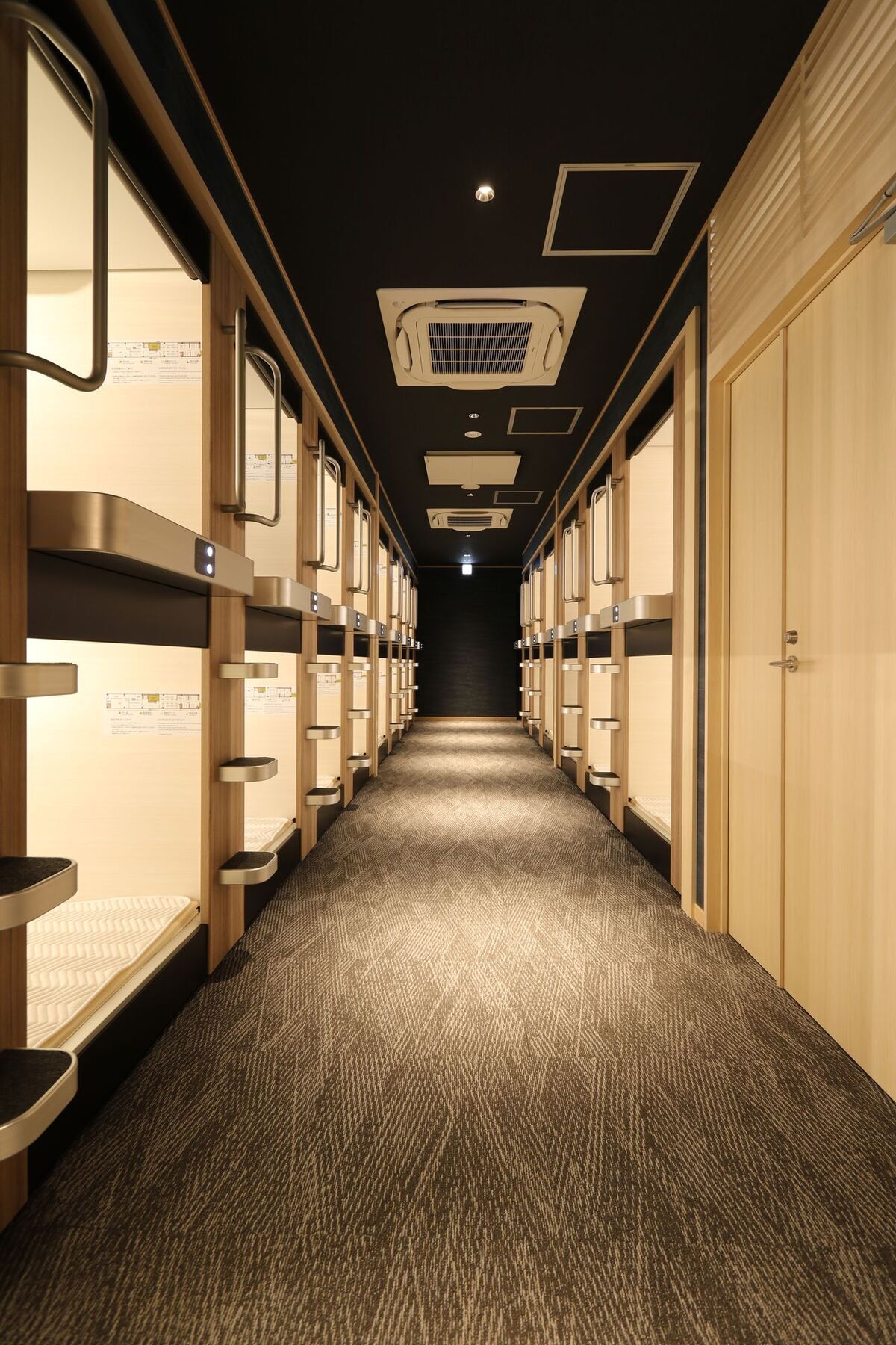 J-ship大阪难波客舱胶囊旅馆 3*