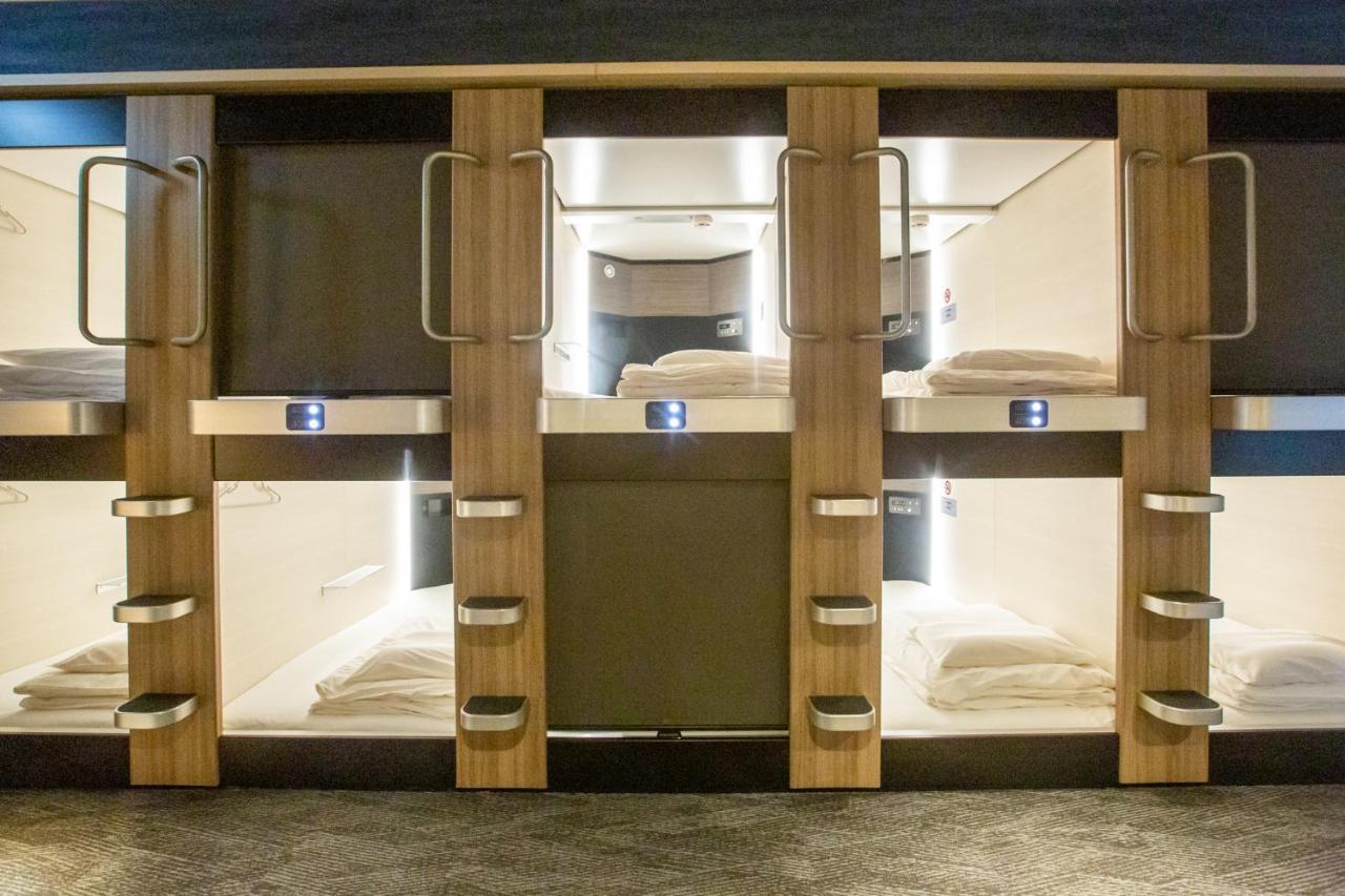 & Capsule J-ship Namba Kapselhotel 3*
